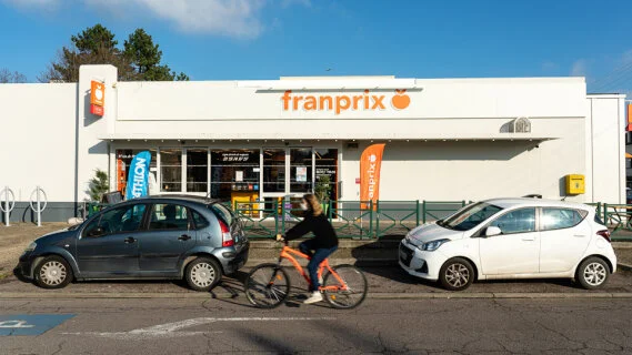 Comment Franprix compte conquérir les banlieues parisiennes et lyonnaises