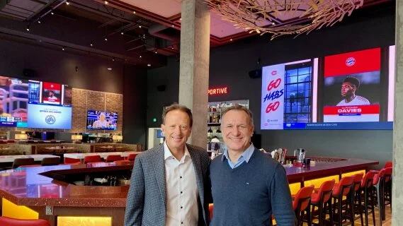 La Cage, le concept de brasserie sportive québécoise, débarque en France