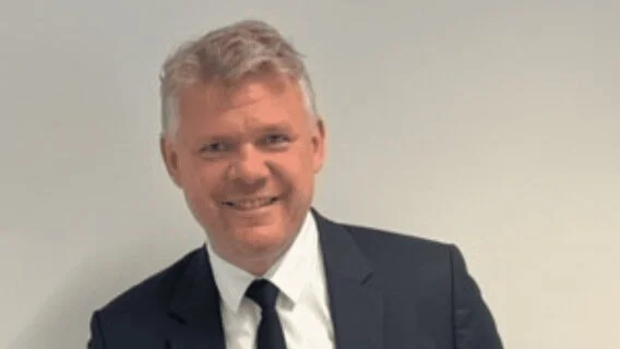Portrait d'Eric Houviez, né dans l'immobilier