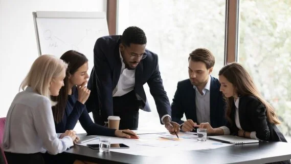 75% des managers satisfaits… mais écrasés par la charge mentale (enquête Ifop pour Axys)