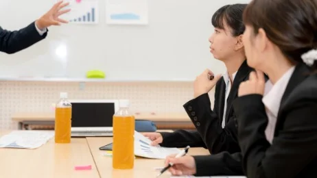 Japon : l’OCDE préconise l'abolition de la retraite obligatoire dans les entreprises