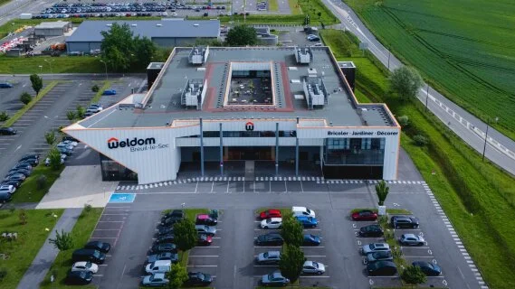 Weldom : au cœur du hub qui redéfinit la logistique de proximité