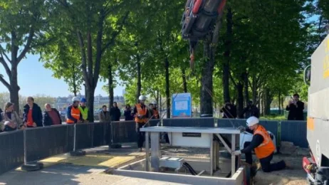 Enedis et la Ville de Paris branchent les premières bornes électriques événementielles
