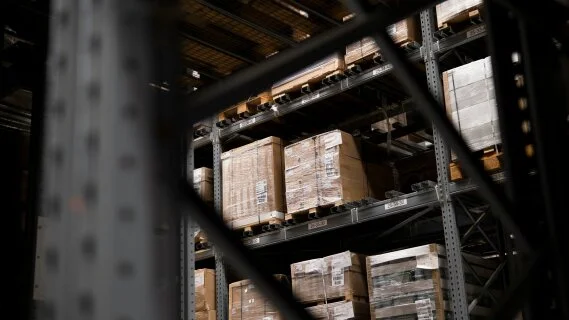 Face à la hausse des loyers de l’immobilier logistique, Rexel tient bon et innove