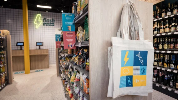 Avec Flash, Carrefour apporte un nouveau concept connecté sur le marché
