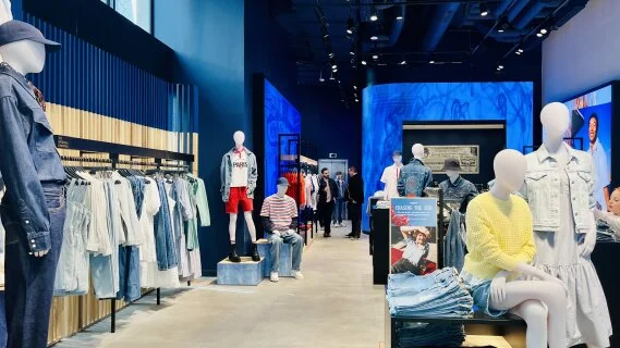 Champs-Elysées : retour aux origines pour Levi’s avec son nouveau flagship dédié au denim