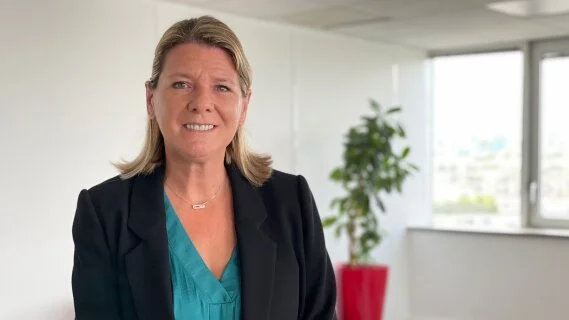 "Il faudra réfléchir à de nouveaux contrats de travail" (Karine Goemaere, Swiss Life France)