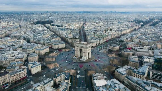[Etude] Champs-Élysées : la mue accélérée d’une artère mondiale du retail