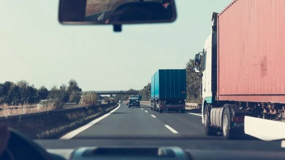 Les tensions sur l’emploi dans le fret routier en trois infographies