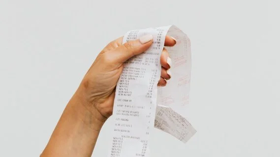 Comment Système U, les Mousquetaires et Printemps dématérialisent les tickets de caisse