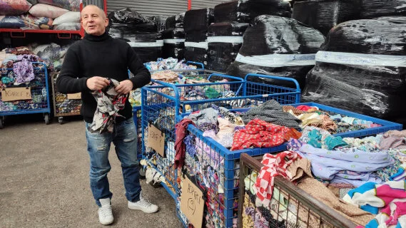 Dans les arcanes d’Eureka Fripe, pionnier de la seconde main [Reportage]