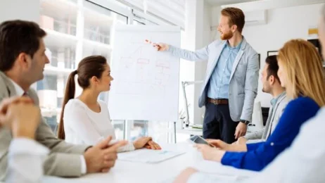 Formation et vie active: près d'1 adulte sur 2 concerné en 2022
