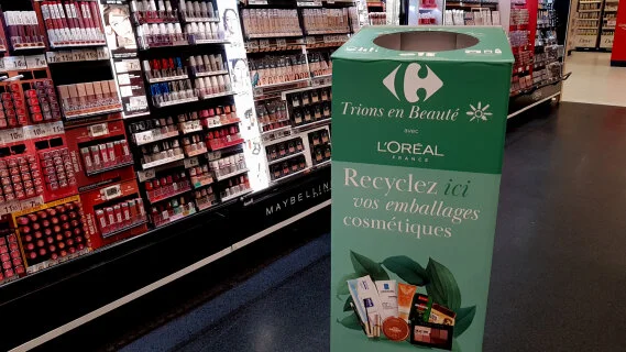 Pourquoi L’Oréal et Carrefour font cause commune pour recycler les produits de beauté