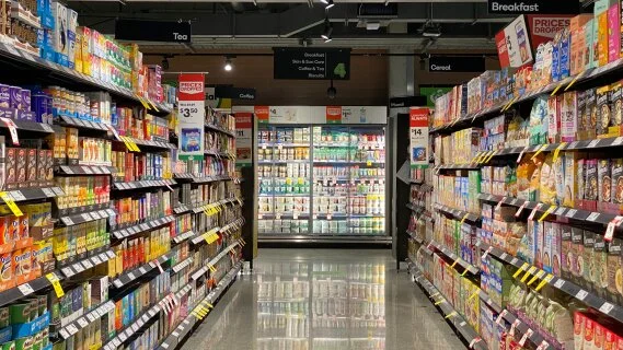 Intermarché et Auchan discutent pour construire une alliance à long terme à l'achat