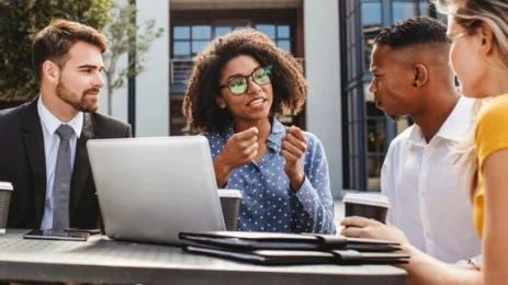 Premiers pas en entreprise : "Des jeunes cadres en demande de repères" (Apec)