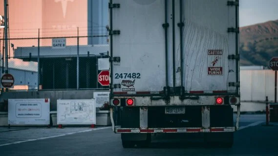 Le gouvernement déploie une nouvelle feuille de route logistique et transport pour 2025-2026