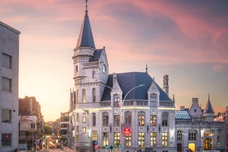 La Grand Poste passe sous pavillon Spaces coworking à Liège