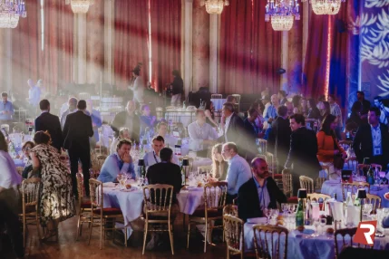 2 Déjeuners d'affaires & 1 dîner de gala